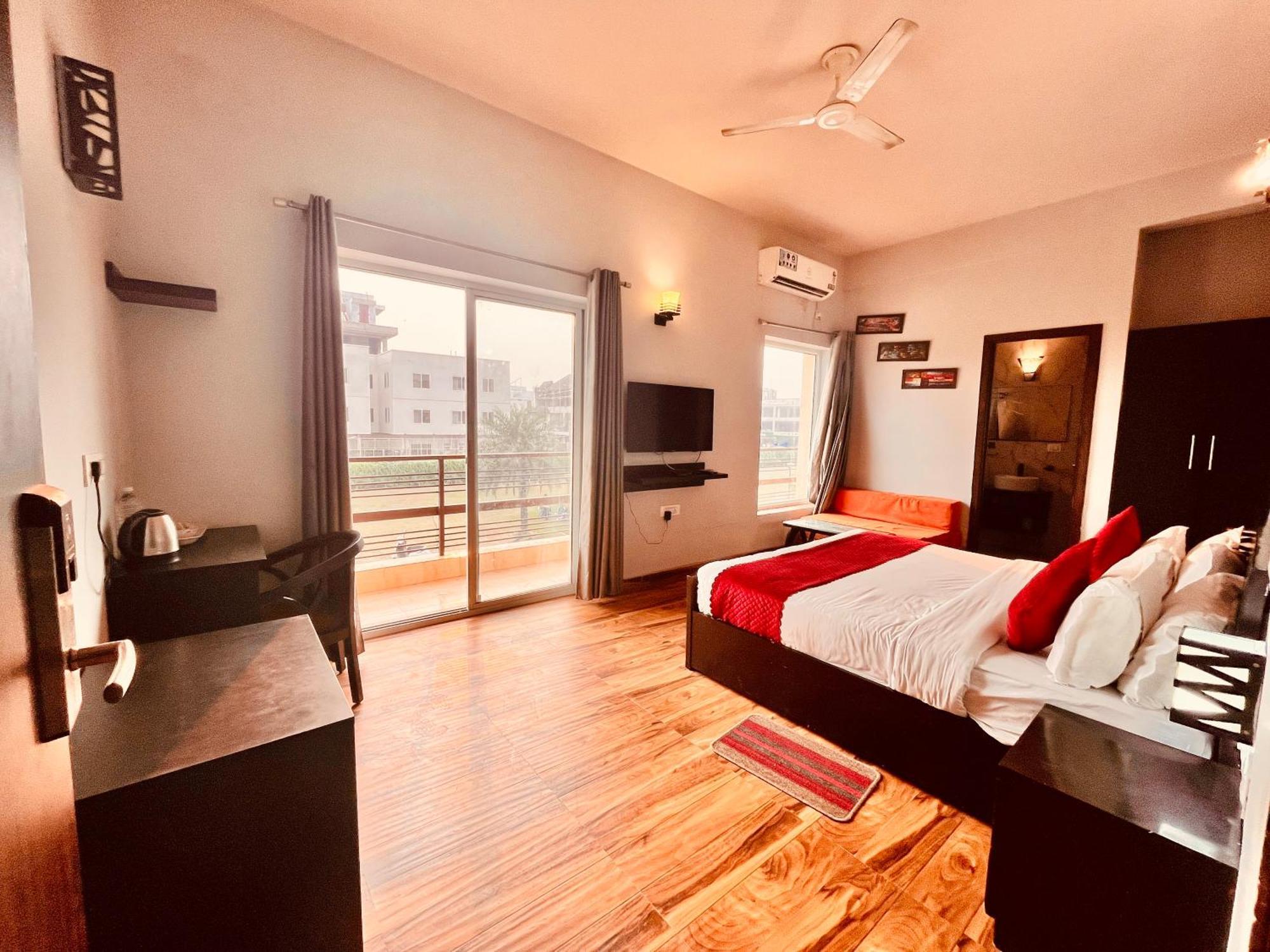 Pearl Grand Boutique Cottage In Omaxe Anandam Vrindavan - #Premium Ac Rooms With Balcony #Big Parking #Lift #Garden #Peaceful Area #Near Prem Mandir #Property Of The Year #Most Awarded المظهر الخارجي الصورة