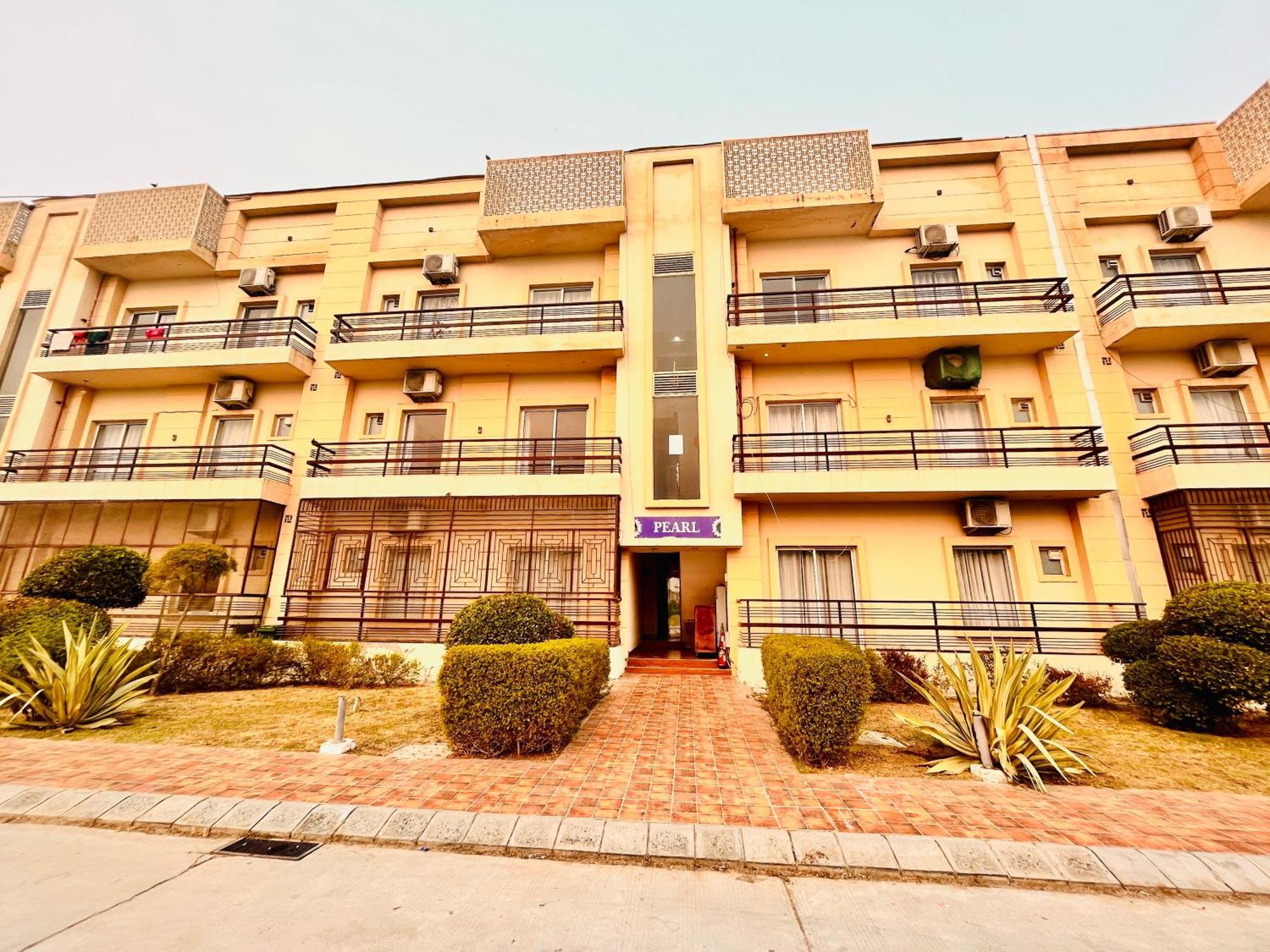 Pearl Grand Boutique Cottage In Omaxe Anandam Vrindavan - #Premium Ac Rooms With Balcony #Big Parking #Lift #Garden #Peaceful Area #Near Prem Mandir #Property Of The Year #Most Awarded المظهر الخارجي الصورة