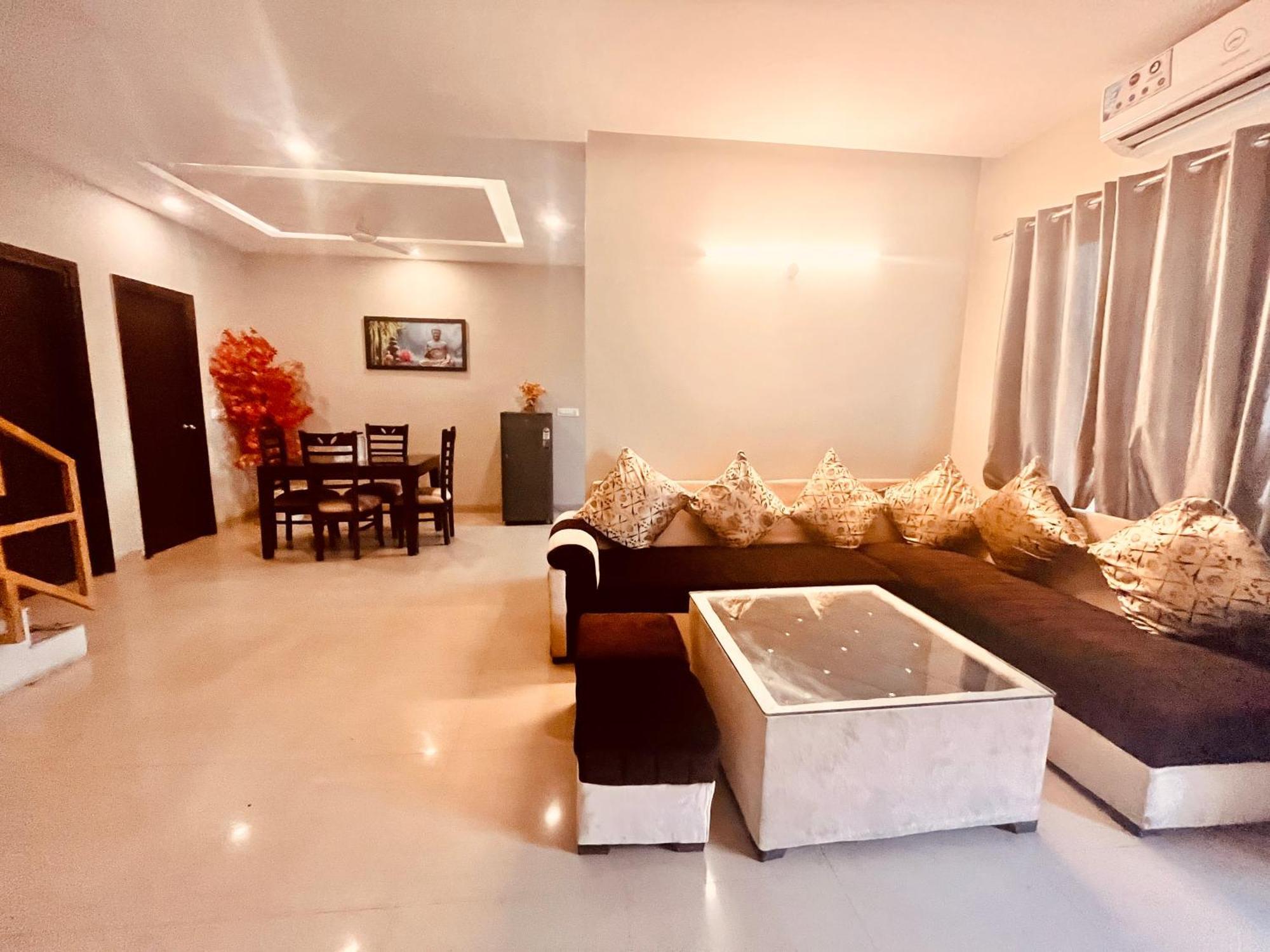 Pearl Grand Boutique Cottage In Omaxe Anandam Vrindavan - #Premium Ac Rooms With Balcony #Big Parking #Lift #Garden #Peaceful Area #Near Prem Mandir #Property Of The Year #Most Awarded المظهر الخارجي الصورة