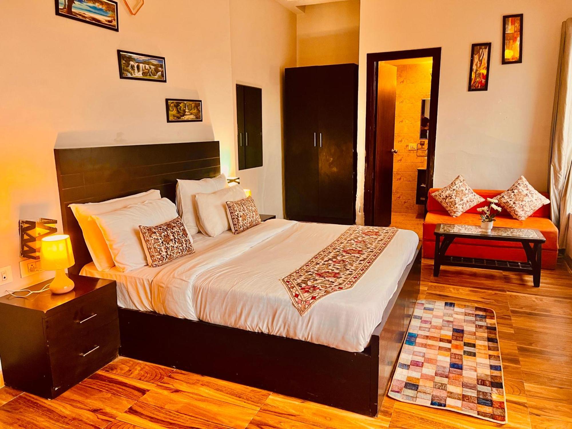 Pearl Grand Boutique Cottage In Omaxe Anandam Vrindavan - #Premium Ac Rooms With Balcony #Big Parking #Lift #Garden #Peaceful Area #Near Prem Mandir #Property Of The Year #Most Awarded المظهر الخارجي الصورة