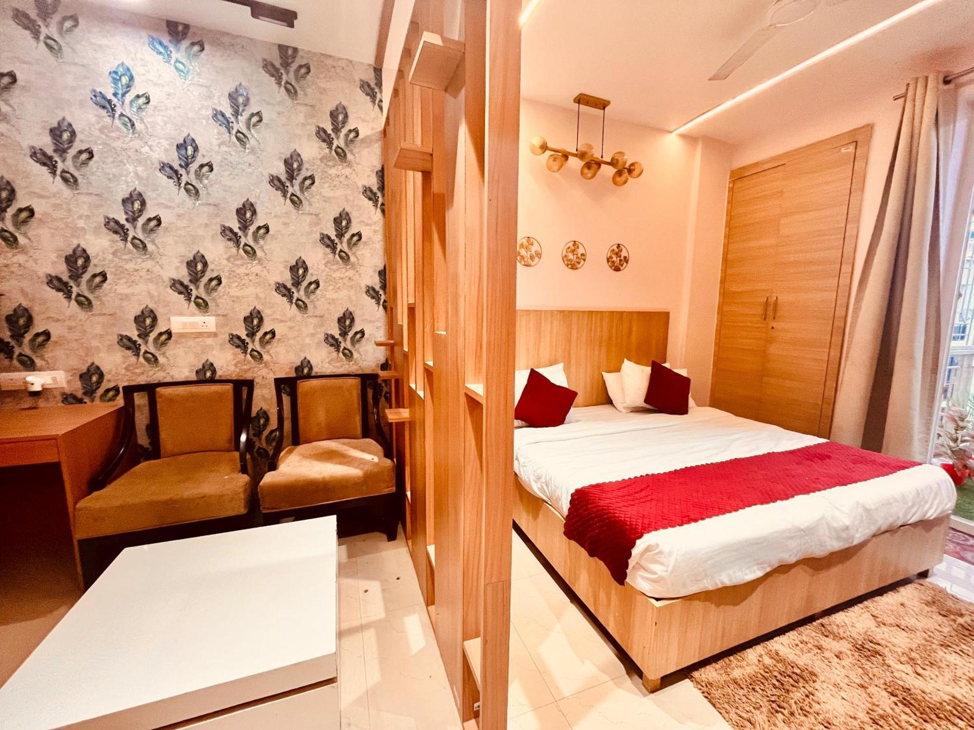 Pearl Grand Boutique Cottage In Omaxe Anandam Vrindavan - #Premium Ac Rooms With Balcony #Big Parking #Lift #Garden #Peaceful Area #Near Prem Mandir #Property Of The Year #Most Awarded المظهر الخارجي الصورة