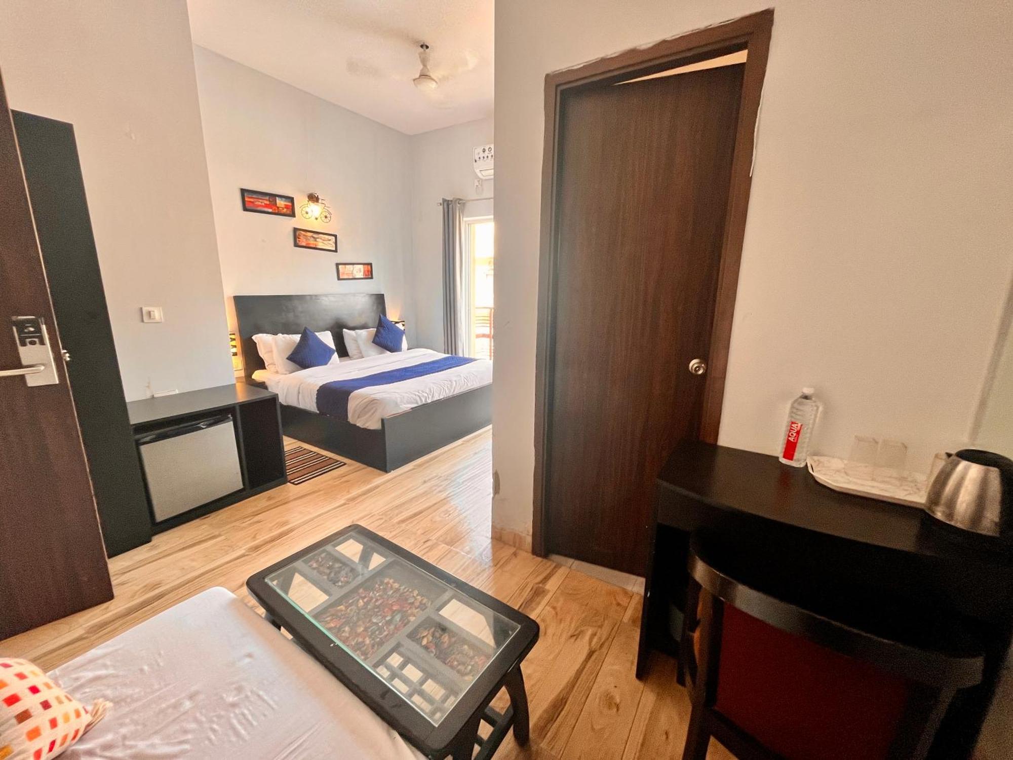 Pearl Grand Boutique Cottage In Omaxe Anandam Vrindavan - #Premium Ac Rooms With Balcony #Big Parking #Lift #Garden #Peaceful Area #Near Prem Mandir #Property Of The Year #Most Awarded المظهر الخارجي الصورة