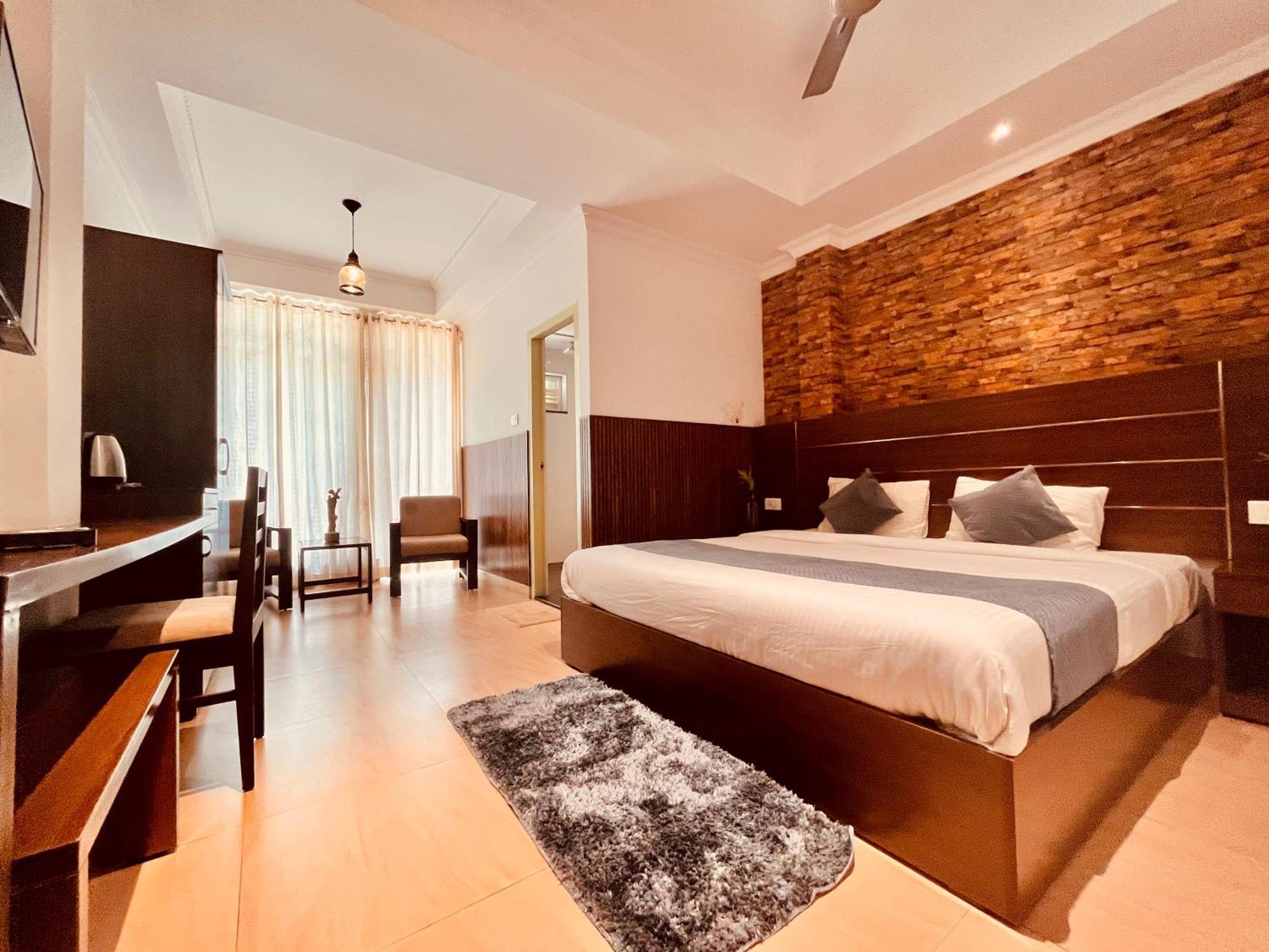 Pearl Grand Boutique Cottage In Omaxe Anandam Vrindavan - #Premium Ac Rooms With Balcony #Big Parking #Lift #Garden #Peaceful Area #Near Prem Mandir #Property Of The Year #Most Awarded المظهر الخارجي الصورة
