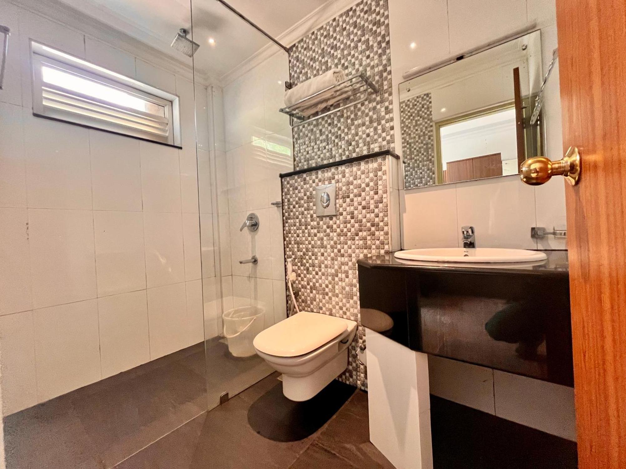 Pearl Grand Boutique Cottage In Omaxe Anandam Vrindavan - #Premium Ac Rooms With Balcony #Big Parking #Lift #Garden #Peaceful Area #Near Prem Mandir #Property Of The Year #Most Awarded المظهر الخارجي الصورة