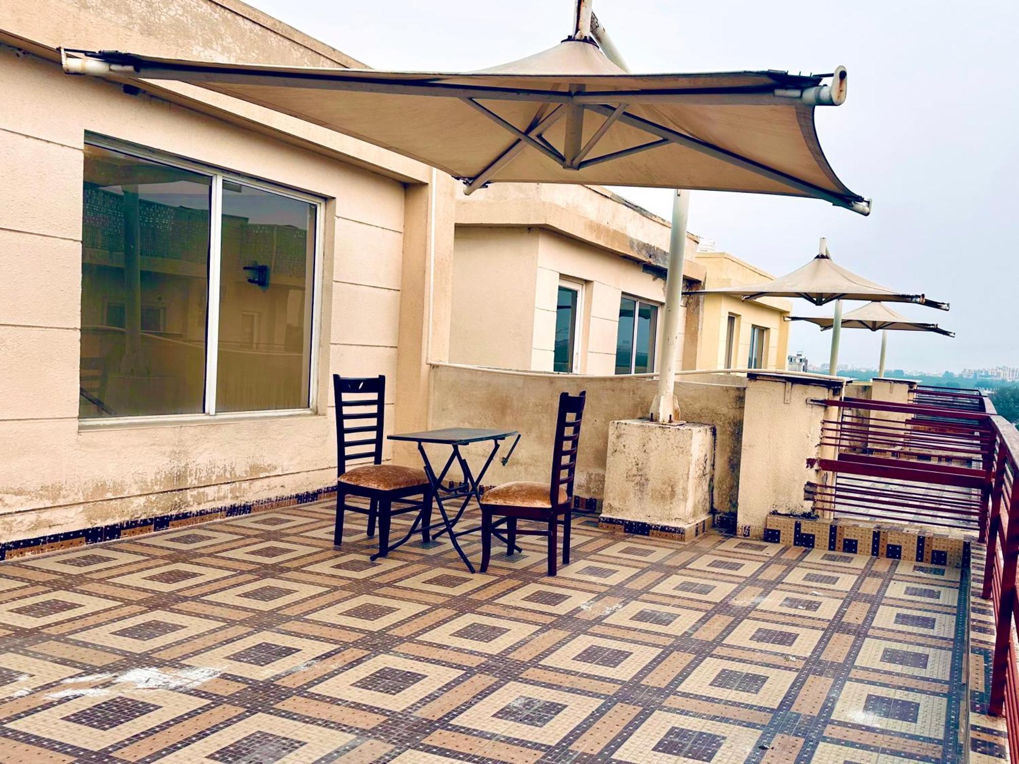 Pearl Grand Boutique Cottage In Omaxe Anandam Vrindavan - #Premium Ac Rooms With Balcony #Big Parking #Lift #Garden #Peaceful Area #Near Prem Mandir #Property Of The Year #Most Awarded المظهر الخارجي الصورة