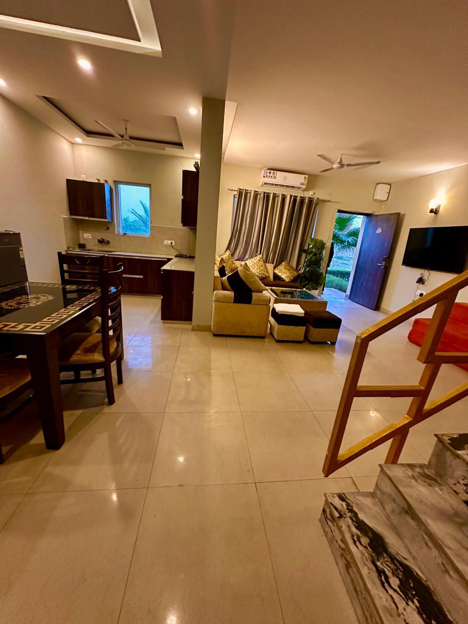 Pearl Grand Boutique Cottage In Omaxe Anandam Vrindavan - #Premium Ac Rooms With Balcony #Big Parking #Lift #Garden #Peaceful Area #Near Prem Mandir #Property Of The Year #Most Awarded المظهر الخارجي الصورة