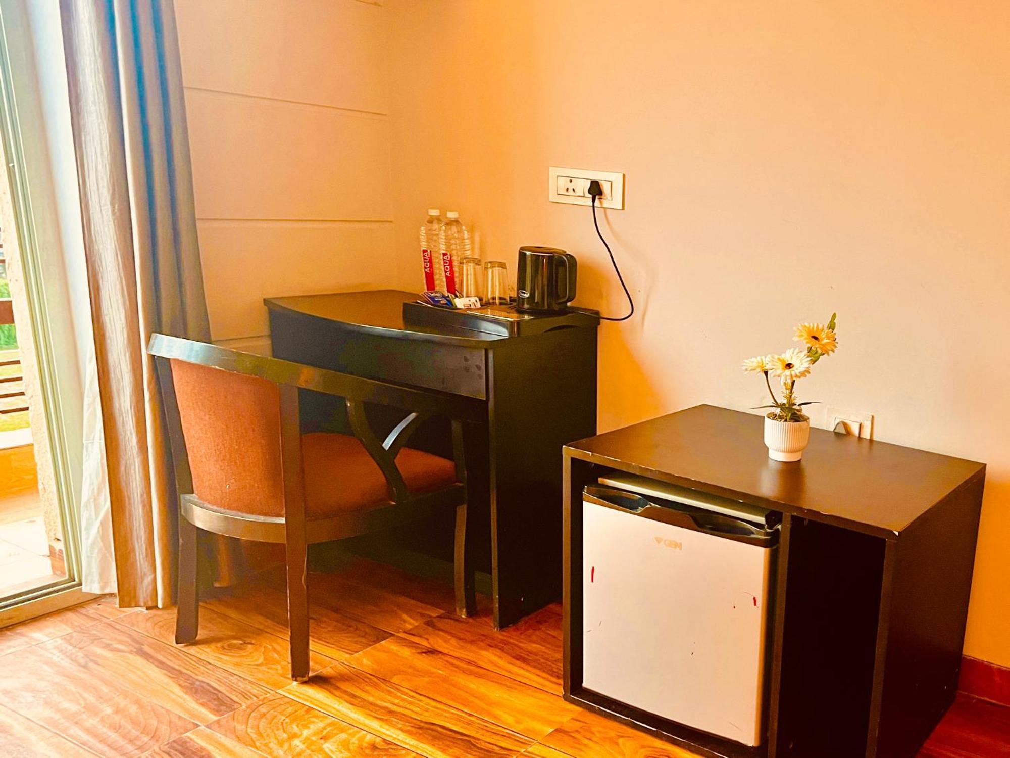 Pearl Grand Boutique Cottage In Omaxe Anandam Vrindavan - #Premium Ac Rooms With Balcony #Big Parking #Lift #Garden #Peaceful Area #Near Prem Mandir #Property Of The Year #Most Awarded المظهر الخارجي الصورة